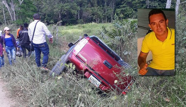 La camioneta del comerciante se salió de la vía tras el ataque a disparos, en el sector La Florida. Cortesía