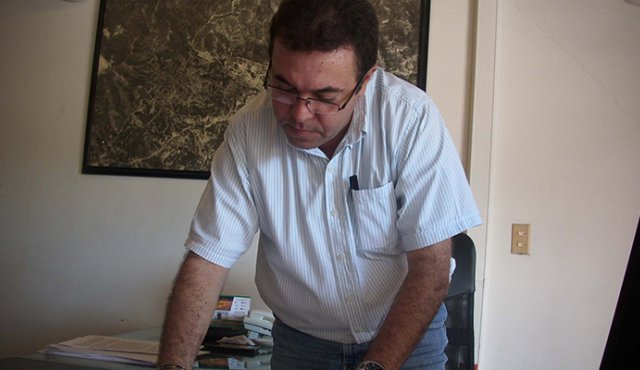 Jhonny Peñaranda, jefe de Planeación de Ocaña. Él, lidera la revisión de las licencias de construcción en el municipio para evitar fallas estructurales y poner en orden a los constructores. Javier Sarabia