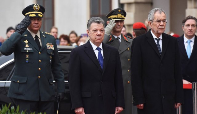 Santos recordó que Colombia y la comunidad internacional ha ofrecido ayuda alimentaria y medicamentos a Venezuela que las autoridades de ese país han rechazado. Colprensa