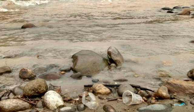 La confluencia de aguas residuales y las aguas del río son la mayor preocupación. Archivo La Opinión
