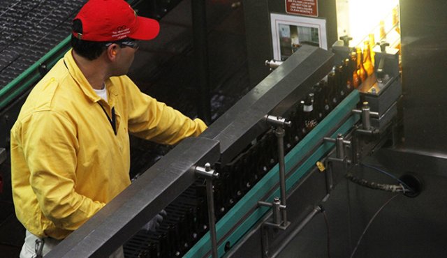 La reducción en elaboración bebidas fue uno de los principales indicadores negativos de la industria colombiana en 2017. Colprensa