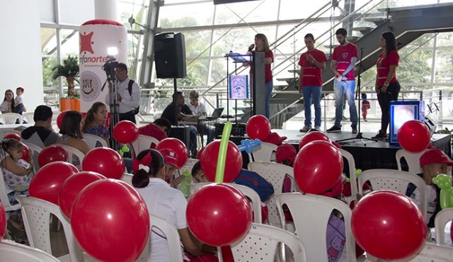 La fundación Soñar brindó una fiesta a los niños con cáncer, con apoyo del Instituto Departamental de Salud, la Alcaldía y entidades del sector privado. Alfredo Estévez