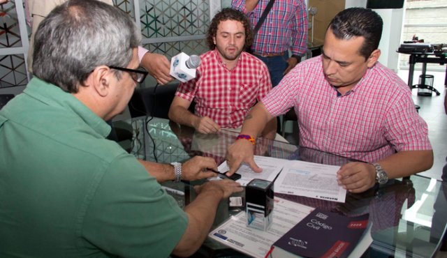 Aspirante a la Cámara por el Partido Liberal, Wilton Parada Díaz. Alfredo Estévez