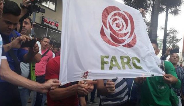Estos serán los primeros comicios a los que acudirán las Farc como partido político y que están marcadas por la ausencia de violencia a la que se ha sumado la guerrilla del Eln, que ha declarado una tregua temporal. Colprensa