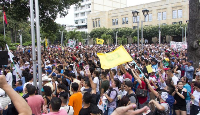 Enfrentamientos en Cúcuta entre seguidores y opositores del candidato a la presidencia de la República, Gustavo Petro. Archivo La Opinión