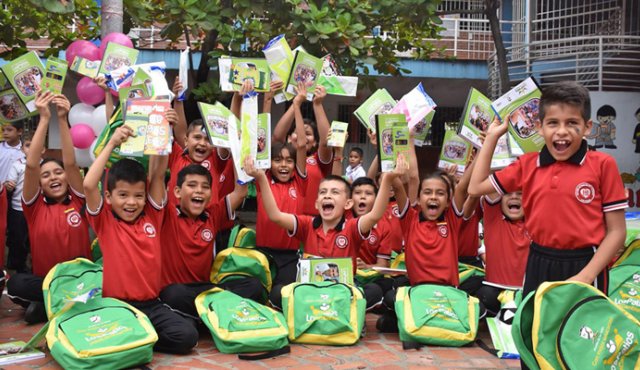 Esta semana serán entregados el resto de los maletines escolares en las escuelas del municipio. Cortesía
