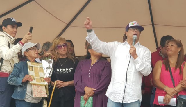 Cuestionó a Álvaro Uribe y a Germán Vargas Lleras. Colprensa