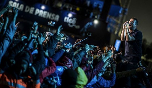 Las canciones que predominaron en el repertorio fueron las del álbum 'Humanz' y con ellas comenzaron a saltar al escenario algunos de los artistas que colaboraron con esa producción. @festereopicnic