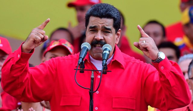 El Tribunal Supremo de Justicia venezolano, en el exilio, citó al mandatario, Nicolás Maduro, a una audiencia oral hoy en Bogotá, por una denuncia hecha por la exfiscal general Luisa Ortega Díaz, sobre supuestos vínculos del mandatario con la constructora brasileña Odebrecht.
Colprensa