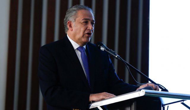 El Vicepresidente Óscar Naranjo Trujillo, ocupaba hace 10 años la dirección de la Policía Nacional. Colprensa