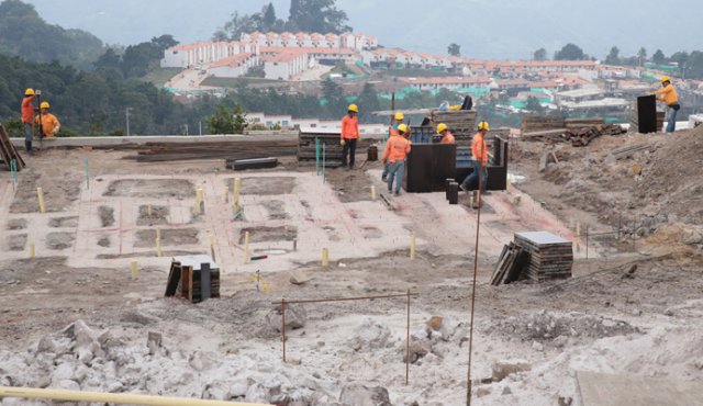 La mayor preocupación de los habitantes es que as viviendas estén a tiempo y sean de su satisfacción. La Opinión