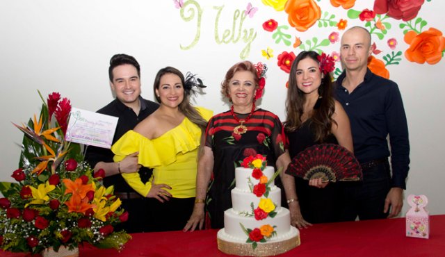 Ernesto González, Carolina González, Nelly Rubio, Vanessa González y Carlos Campo compartieron en esta fiesta de cumpleaños. Alfredo Estévez