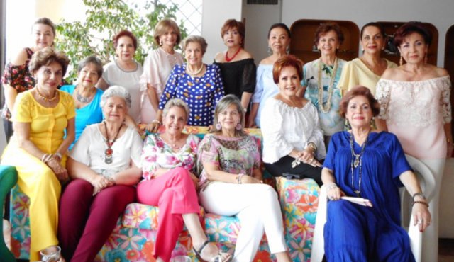 La cumpleañera fue agasajada con un suculento almuerzo. Laura Correal