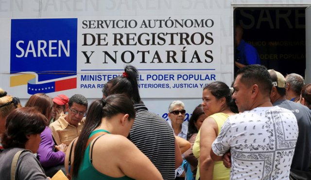 El gobierno verifica la documentación, compras y ventas de vehículos. Internet