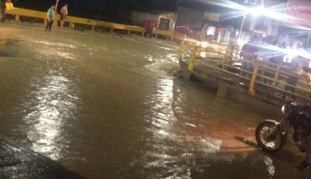 Técnicos de la Empresa de Servicios Públicos de Ocaña adelantaron una inspección de las redes en las zonas donde se presentaron inundaciones. Así mismo, programaron una limpieza de desagües. Cortesía