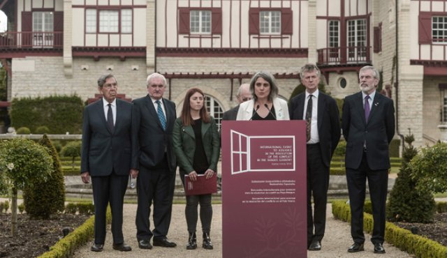 Los mediadores internacionales dieron su aval sobre la disolución del grupo ETA. AFP