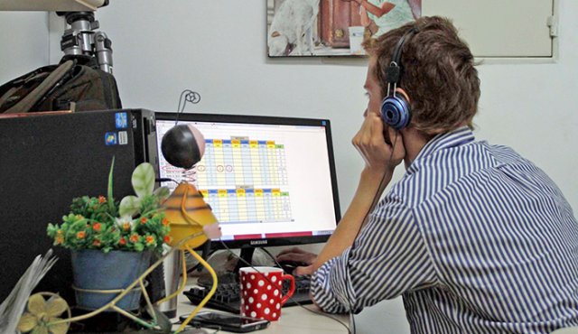Mediante campañas y difusión de historias de vida se busca masificar la aceptación del teletrabajo en las empresas del país. Archivo La Opinión