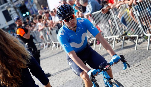 El ciclista colombiano del Movistar Team logró instalarse el domingo en el décimo puesto de la clasificación general del Giro de Italia.
Tomada de Twitter