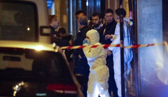 Equipos policiales y médicos se han acercado hasta el lugar del ataque. AFP