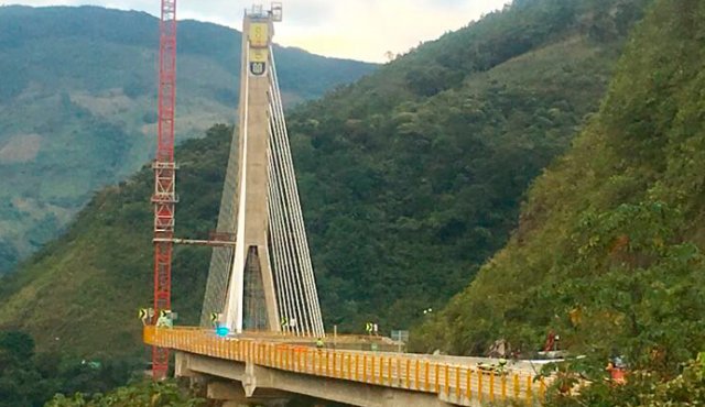El desplome de la estructura, el pasado, 15 de enero, dejó 10 muertos. Colprensa