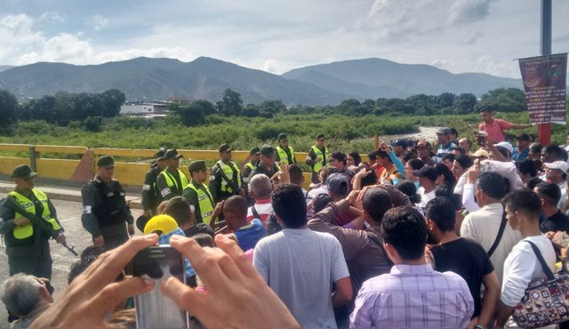 Cierre de frontera. Archivo La Opinión