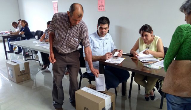 El proceso para votar no ha tenido mayores demoras. La Opinión