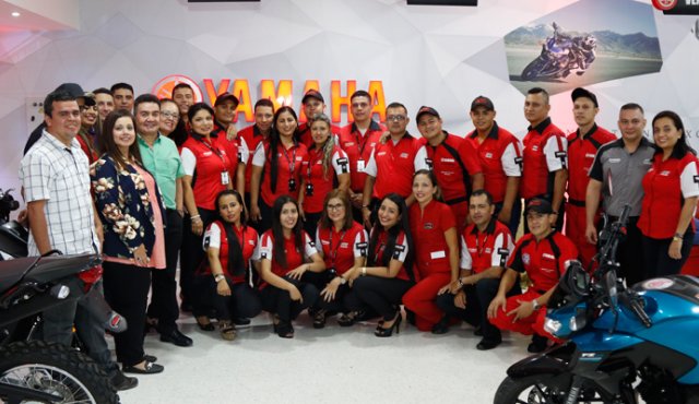 El equipo de trabajo de Yamaha Motos. Mario Franco