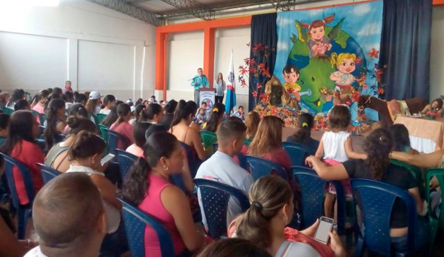 Los pequeños hablaron sobre ahorro de agua y energía, entre otros.
Cortesía