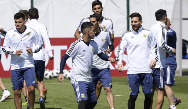 ‘La Pulga’ Lionel Messi disputará en Rusia su cuarto Mundial con un único objetivo: levantar la copa el próximo 15 de julio. AFP