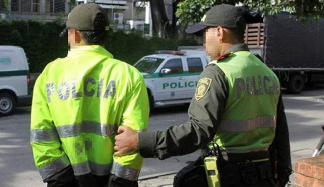 El uniformado, según voceros de la misma institución, es investigado y señalado por haber cometido una serie de vejámenes sexuales contra su hija. Colprensa