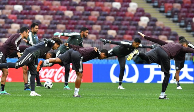 La selección mexicana, que dirige el colombiano Juan Carlos Osorio, aspira a romper la barrera de cuartos, su mejor clasificación histórica, en los dos Mundiales que organizó, en 1970 y 1986. AFP