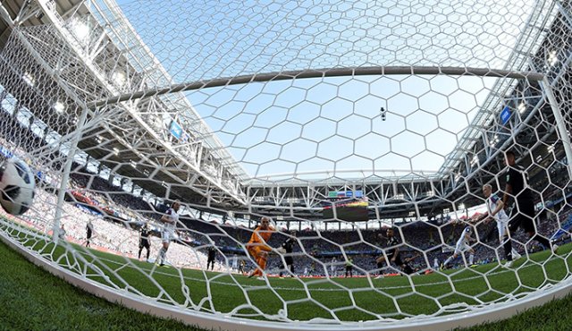 Algunas federaciones recomiendan a los jugadores ser prudentes con sus publicaciones. AFP