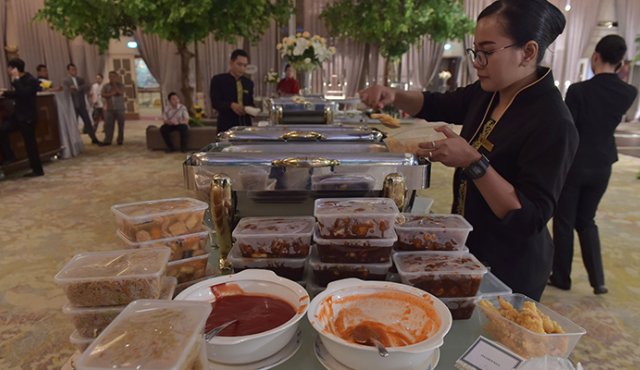Indonesia, de 260 millones de habitantes, tira casi 300 kilos de comida por persona al año. AFP