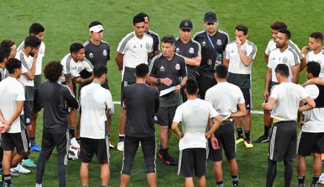 México, con Juan Carlos Osorio como técnico buscará hoy tres puntos para alcanzar la siguiente fase. AFP