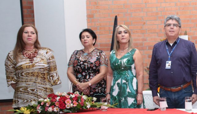 Socorro Jerez, Josefina Ibarra, Marta Camacho y el defensor del pueblo Jorge Villamizar. obando
