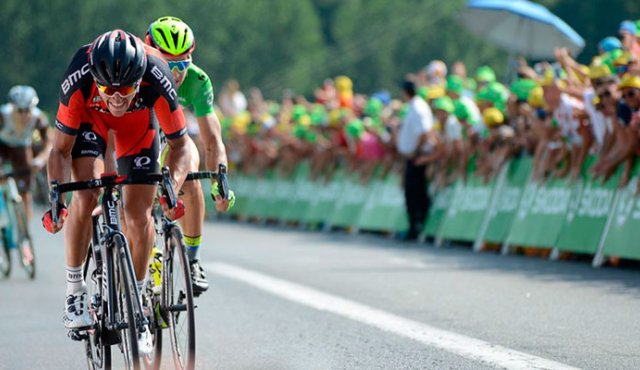 Logró su décima victoria en el Tour y reforzó de paso su maillot verde de la regularidad. Colprensa