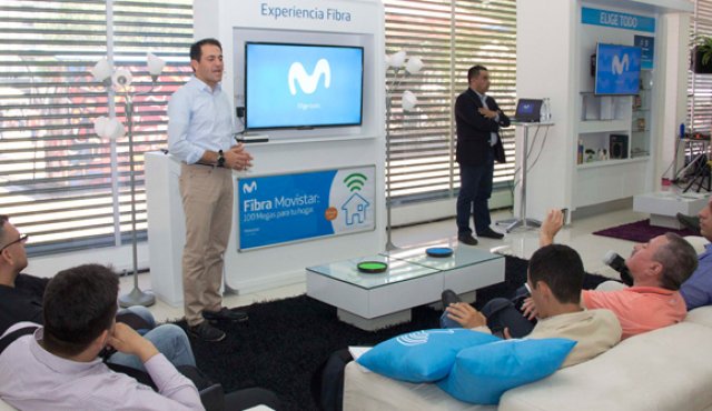 Fabián Hernández, Presidente CEO de Telefónica Movistar Colombia y Elkin Rodríguez, Gerente Regional Nororiente de Telefónica Movistar, durante el lanzamiento de Fibra Óptica en Cúcuta. Luis Alfredo Estévez
