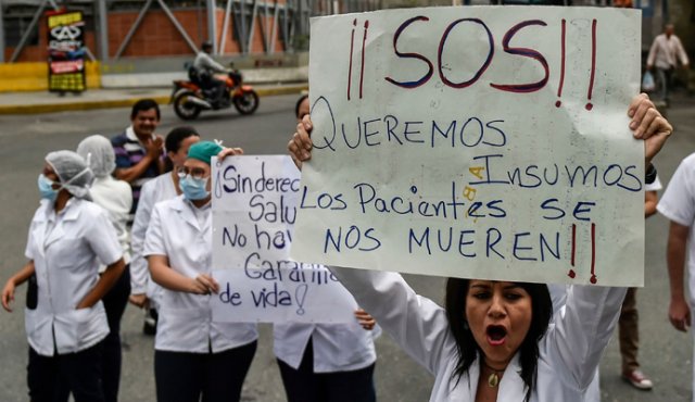 La Federación Farmacéutica ha estimado en un 85% la escasez de medicinas en Venezuela, un problema que asciende a prácticamente el total de las medicinas para enfermedades crónicas. Archivo