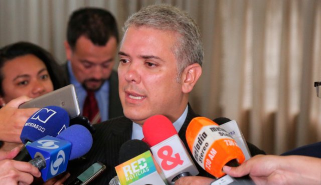 El mandatario electo dijo que Uribe y todos los colombianos deben contar con las garantías para ejercer plenamente su derecho a la defensa. Colprensa