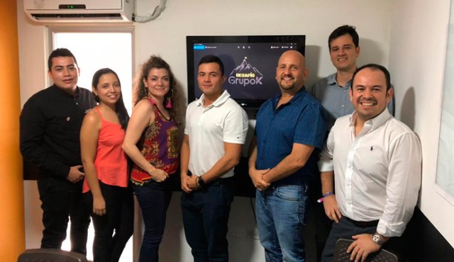 Edward Villamizar, Mónica Amaya, Luz K. Assaf, Andrés Sanabria, Eduardo Cadavid, Alberto Coronel y el coach José Ramírez.
Ena Castilla