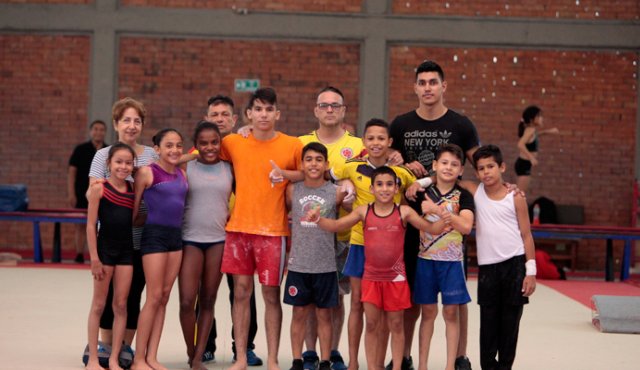 El grupo de gimnastas que viajó busca repetir las actuaciones que ya ha hecho en otros torneos Nacionales donde han ganado varias medallas a nivel individual y por equipos. Mario Caicedo