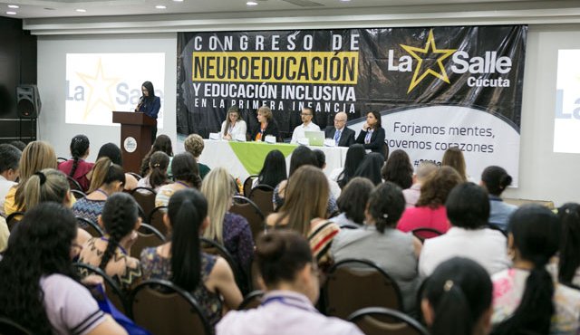 El evento se lleva a cabo en el colegio La Salle. Juan Pablo Cohen