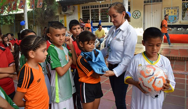 El objetivo principal de este proyecto es fortalecer el desarrollo integral de niños y jóvenes. Cortesía