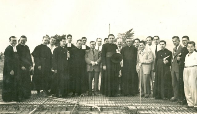 Uno de los más importantes benefactores de la obra fue la familia Copello Faccini. La Opinión