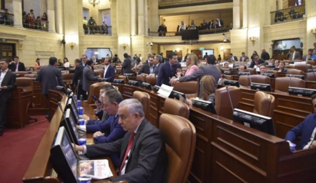 Rompe con la tradición de armar la coalición a cambio de ministerios . Colprensa
