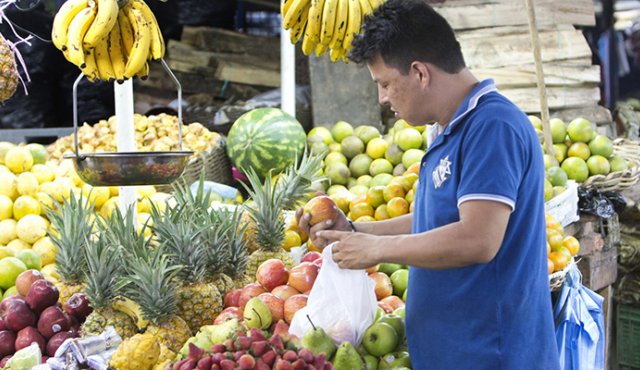 Los alimentos registraron una variación del -0,56%. Archivo La Opinión
