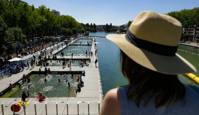 Según la agencia meteorológica francesa, "se registrará un pico de calor en las regiones del suroeste, en las del noreste, centroeste y la región parisina". AFP