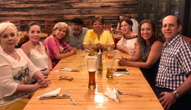 Nelly de Rojas, Eliana Porras, Carmen Elvira Liendo, Jorge Rojas, María Eudoxia Becerra, Gladys Mogollón, Nhora Villán y Pedro Díaz.
Cortesía