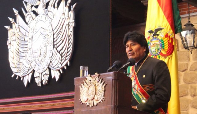 El presidente Evo Morales, lució los símbolos presidenciales -la medalla y una banda tricolor- el 6 de agosto durante la celebración del 193 aniversario de la independencia patria. AFP