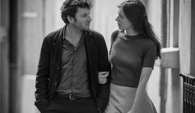 ‘Amantes por un día’ es una irreverente autobiografía de Garrel, donde además actúa su hija Esther. Colprensa